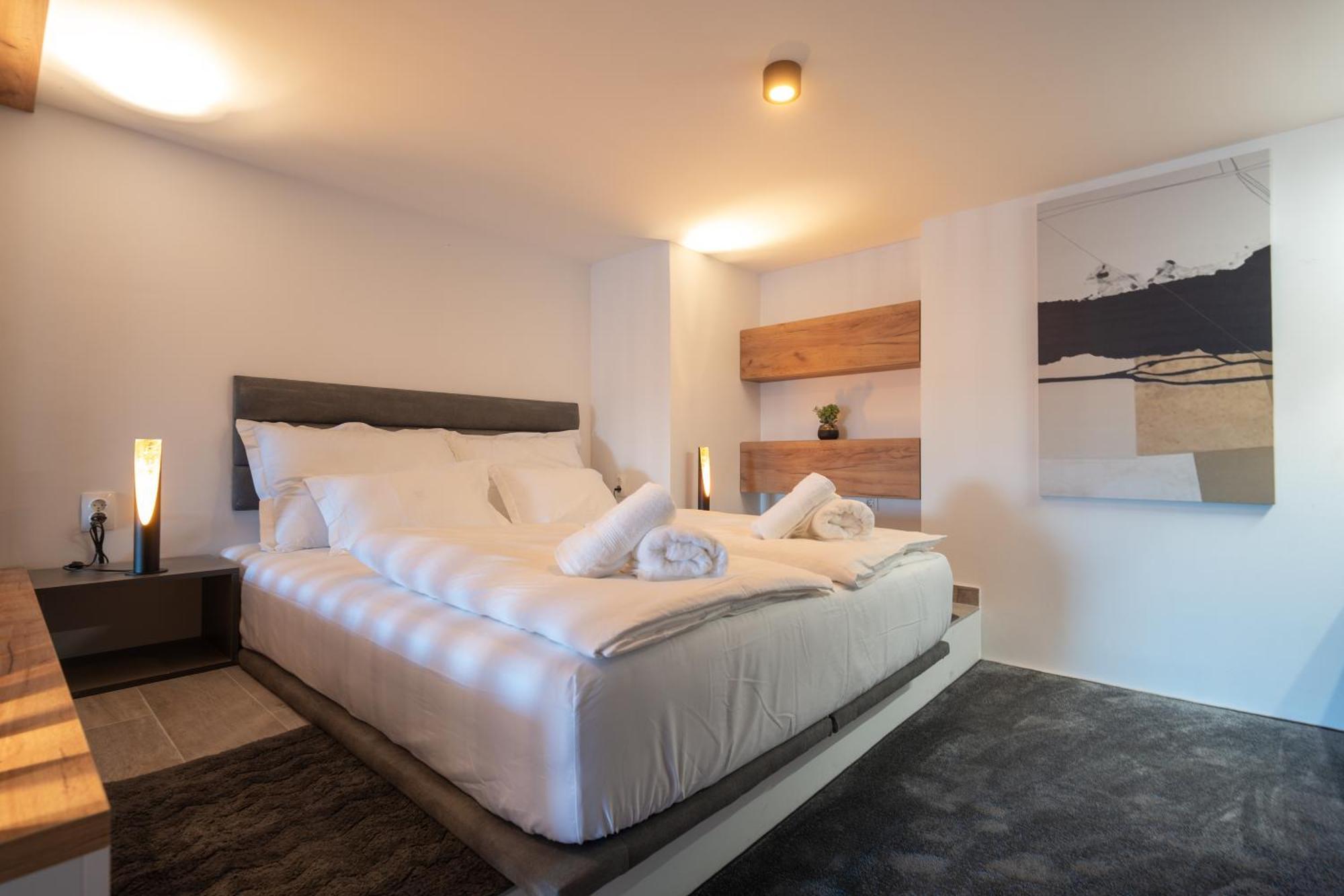 Penthouse With Roof Terrace And Hot Tub Zadar