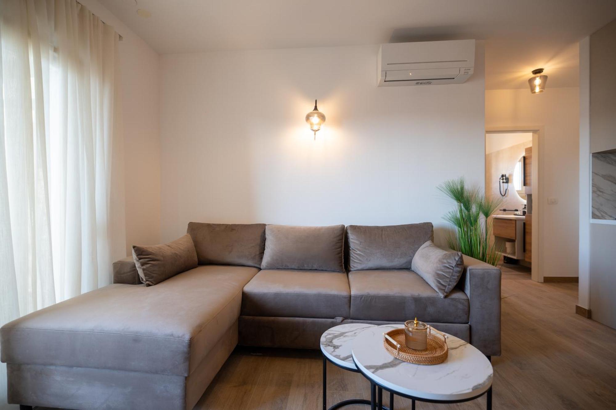 Penthouse With Roof Terrace And Hot Tub Apartment Zadar