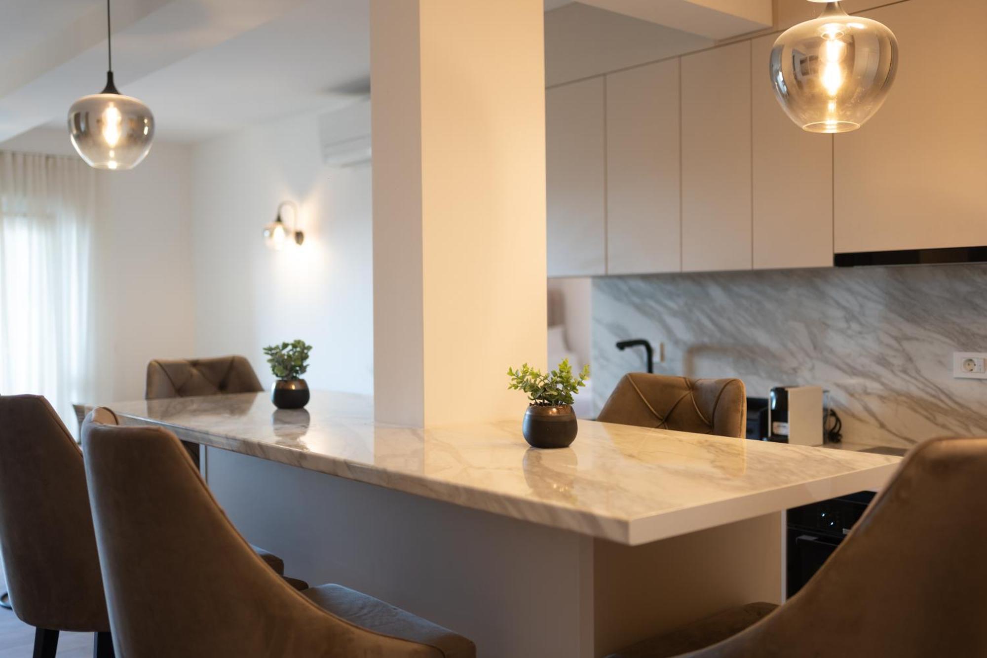 Penthouse With Roof Terrace And Hot Tub *