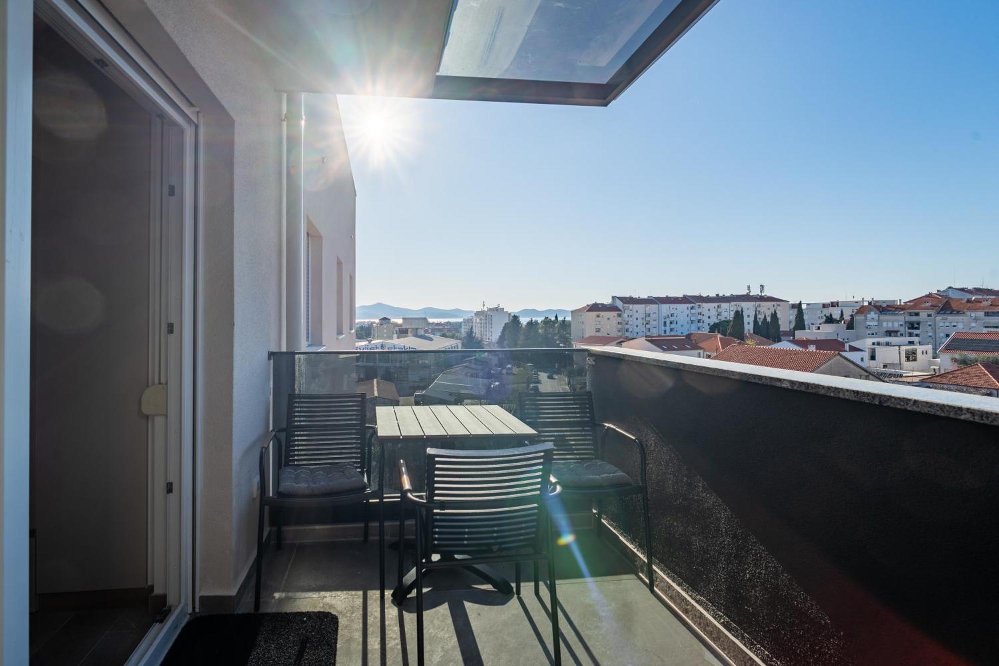 Apartment Penthouse With Roof Terrace And Hot Tub
