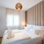 Zara Penthouse With Top Roof Terrace And Hot Tub